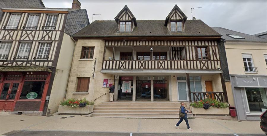 Façade de l'Espace Mailiso à Conches‑en‑Ouche